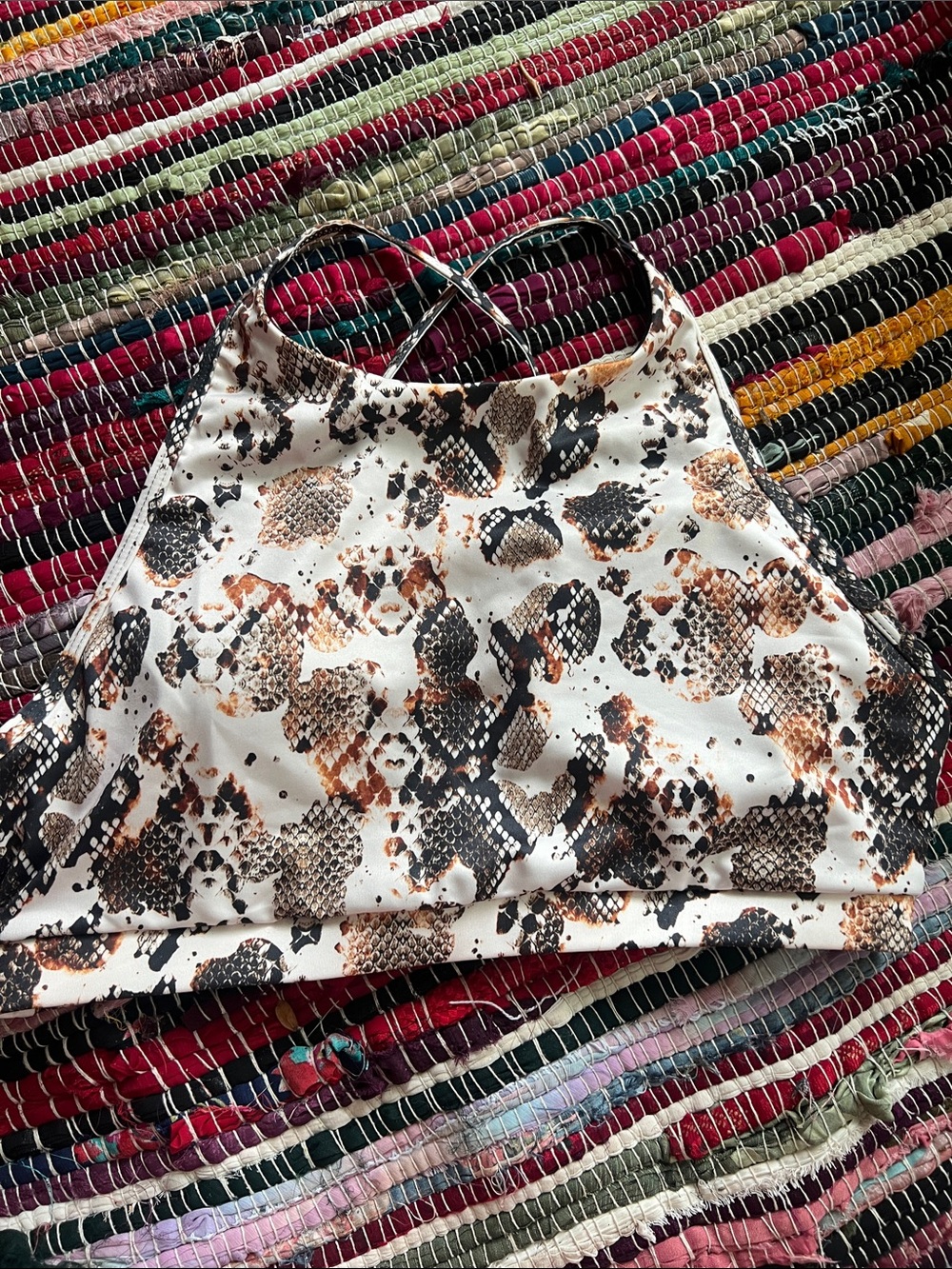 SHEIN White Snake Print Activewear Top